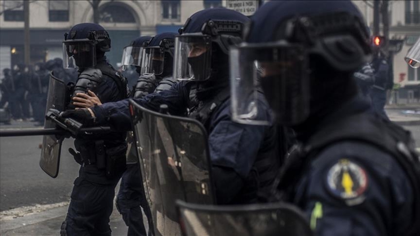 Francë, policia qëllon për vdekje një person pasi ua drejtoi armën false