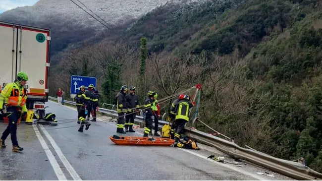 Itali/Aksident me kamion, 22-vjeçari shqiptar bie nga 20 metra lartësi dhe humbet jetën